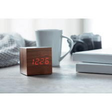 KUBO OROLOGIO IN LEGNO A LED