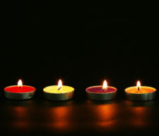 MINI CANDELE IN PARAFFINA ECOLOGICA – NEL RISPETTO DELLE API