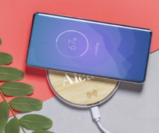 CARICABATTERIE WIRELESS IN BAMBOO PER SMARTPHONE