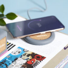 CARICATORE WIRELESS IN SUGHERO E RICICLO ROTTAMI EDILI