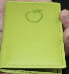 Pelle Vegetale Da Scarti Dalle Mele Portacard Ecosostenibile