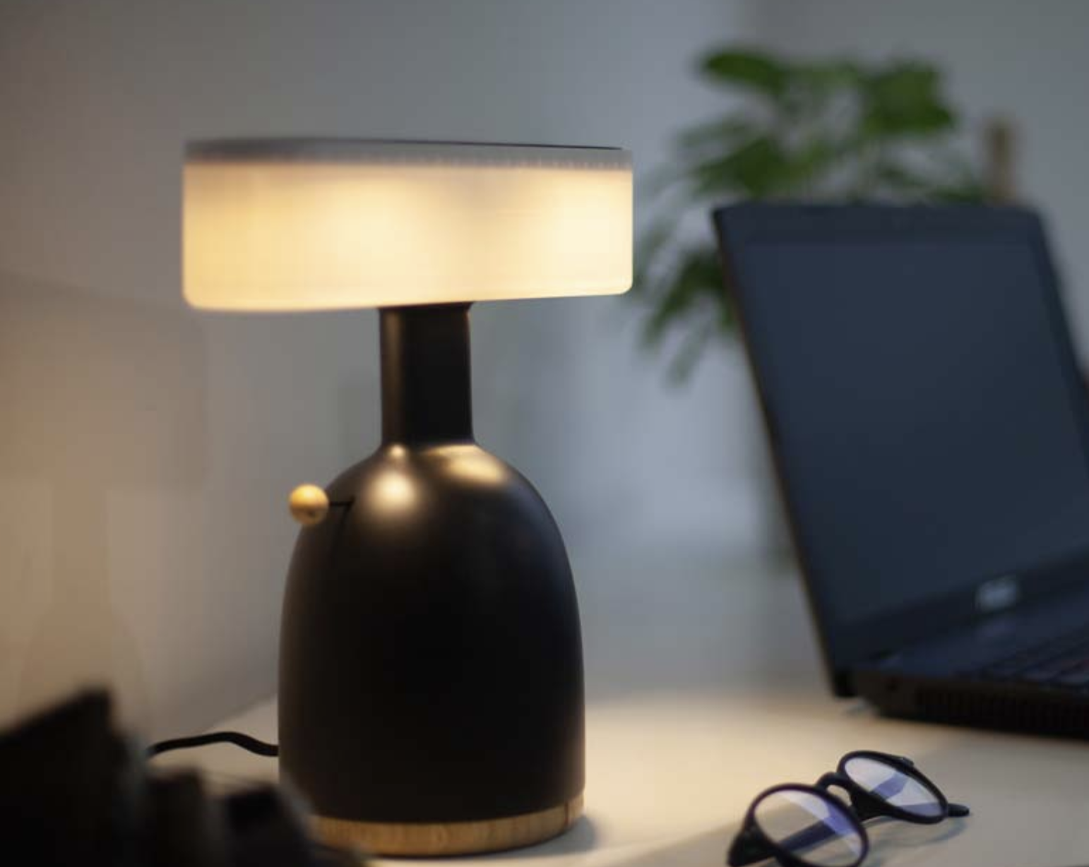 CoinLamp salvadanaio per accenderla devi mettere una moneta - immagine 4