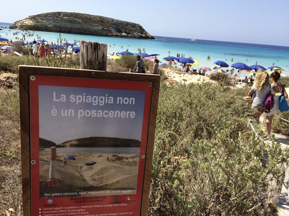 Posacenere da Spiaggia in Cartone Personalizzato 100% Bio | Gadget Ecologico Riciclabile per Eventi e Stabilimenti Balneari - immagine 2