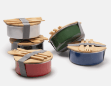 Portapranzo In Metallo Rivestito Di Ceramica E Accessori In Bamboo